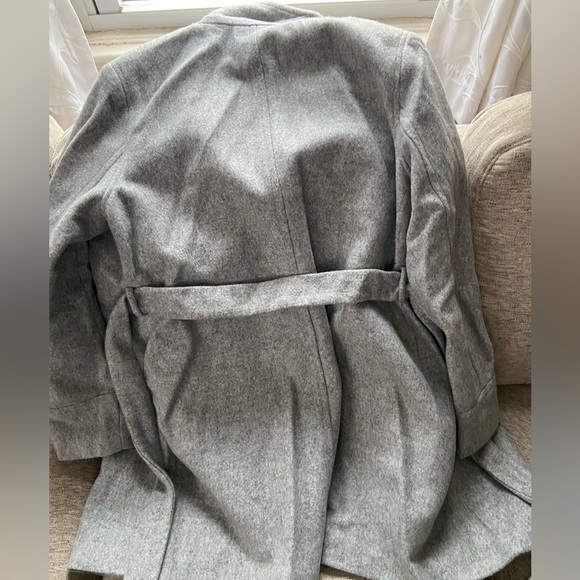 Old Navy Maternity Coat Size Large— Like New! - Picture 5 of 5